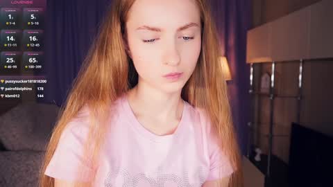 Snapshot of emmalaflame chatting on January 2025 02:20:01 AM Emma day Wendy night online show from January 2025 02:20:01 AM