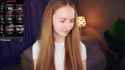 Snapshot of emmalaflame chatting on February 2025 08:36:01 PM Emma day Wendy night online show from February 2025 08:36:01 PM