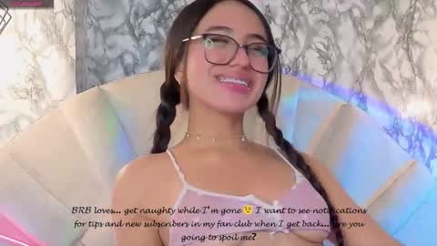 Snapshot of emmamiller__ chatting on March 2026 10:54:01 AM online show from March 2026 10:54:01 AM