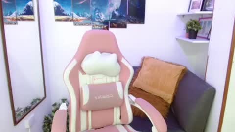 Emma  online show from March 2025 01:21:02 AM