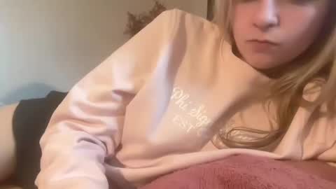 EmmaAngel online show from November 2025 07:01:02 PM