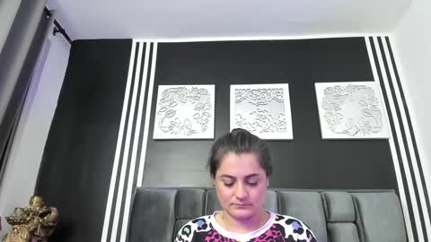 Snapshot of emmasantaleon chatting on February 2025 11:37:02 PM EMMA online show from February 2025 11:37:02 PM