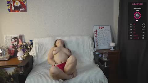 Mia online show from September 2025 02:35:01 AM