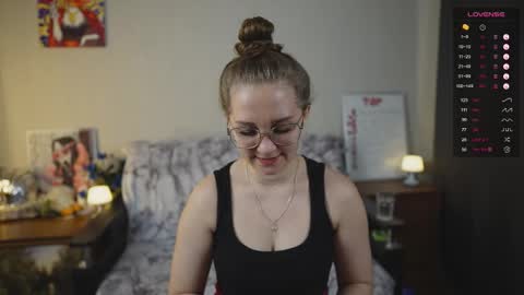 Mia online show from September 2025 03:05:01 PM