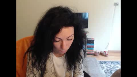 Emmatoo online show from October 2025 08:01:01 AM