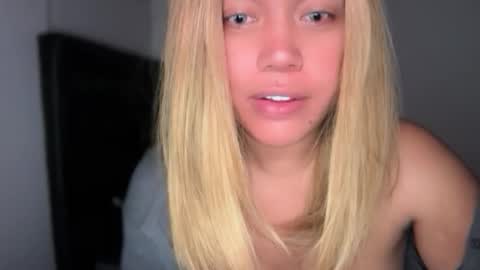 YourDreamGirl Emma  online show from March 2026 09:40:02 PM