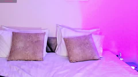 Emma online show from April 2026 08:25:02 PM