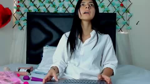  Emma  online show from February 2025 06:01:02 PM