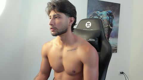 Snapshot of emmet_collins chatting on October 2025 03:02:02 PM Emmet online show from October 2025 03:02:02 PM