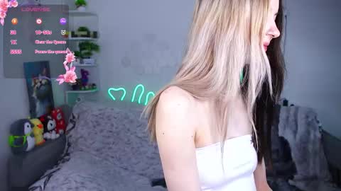 emmie_everly online show from March 2026 12:11:01 PM