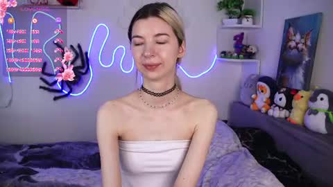 emmie_everly online show from June 2026 01:35:01 PM