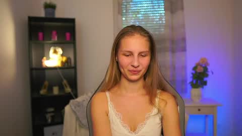 Snapshot of emmie_murray chatting on April 2026 01:56:02 PM Emmie online show from April 2026 01:56:02 PM