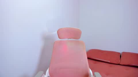 Emmi online show from March 2026 11:30:01 PM