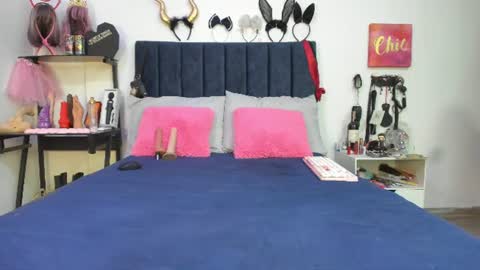 Snapshot of emmily_giraldo chatting on June 2026 12:42:02 PM online show from June 2026 12:42:02 PM