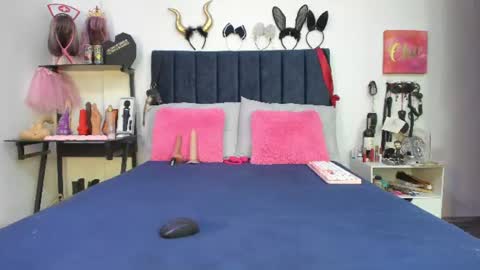 Snapshot of emmily_giraldo chatting on July 2026 12:42:02 PM online show from July 2026 12:42:02 PM
