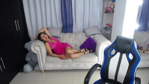 Snapshot of emmilychevalier chatting on December 2024 12:52:02 AM Emmily online show from December 2024 12:52:02 AM