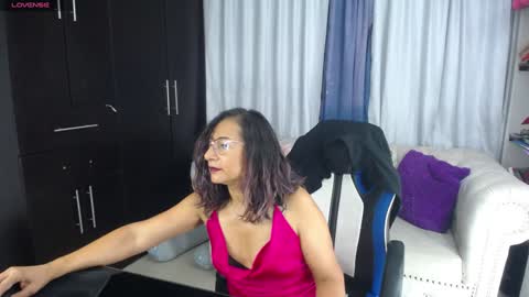 Snapshot of emmilychevalier chatting on December 2024 02:08:01 AM Emmily online show from December 2024 02:08:01 AM