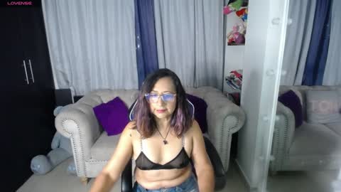 Snapshot of emmilychevalier chatting on January 2025 12:59:01 AM Emmily online show from January 2025 12:59:01 AM
