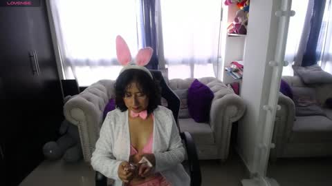 Snapshot of emmilychevalier chatting on January 2025 09:05:02 PM Emmily online show from January 2025 09:05:02 PM