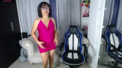 Snapshot of emmilychevalier chatting on January 2025 01:06:01 AM Emmily online show from January 2025 01:06:01 AM