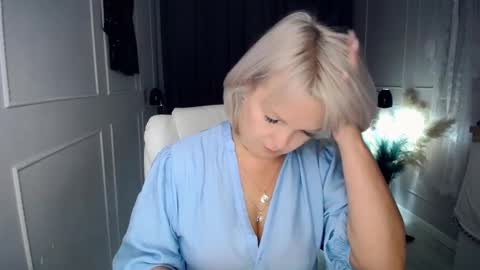 emmmam online show from November 2025 11:54:01 AM