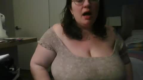 Snapshot of emmthaluscious chatting on January 2025 03:53:01 AM emmthaluscious online show from January 2025 03:53:01 AM