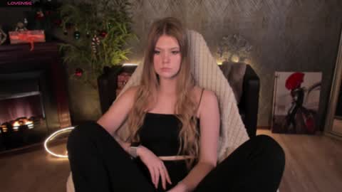 Emmy Fearon online show from December 2024 06:02:01 PM