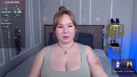 Snapshot of emmy_moonlight chatting on February 2025 06:40:01 AM Emmy online show from February 2025 06:40:01 AM