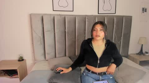 Snapshot of emmy_turnner chatting on January 2025 12:07:02 PM Emily Laila online show from January 2025 12:07:02 PM