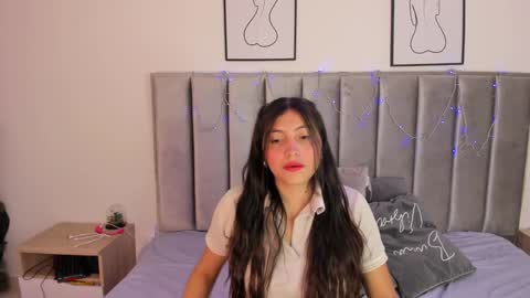 Snapshot of emmy_turnner chatting on January 2025 12:13:02 PM Emily Laila online show from January 2025 12:13:02 PM