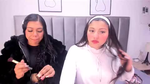 Snapshot of emmy_turnner chatting on October 2025 12:01:02 PM Emily Laila online show from October 2025 12:01:02 PM