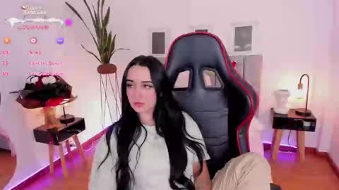 Emmy Evans  online show from December 2024 07:01:02 PM