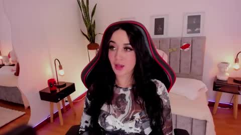 Emmy Evans  online show from December 2024 08:15:01 PM