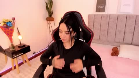 Emmy Evans  online show from March 2025 10:34:02 PM