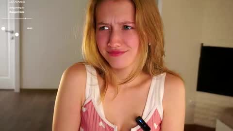 Snapshot of emmyleri chatting on September 2025 01:46:01 PM Emmy online show from September 2025 01:46:01 PM