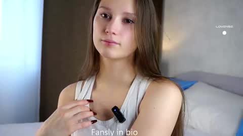 Snapshot of emmyleri chatting on October 2025 01:17:02 AM Emmy online show from October 2025 01:17:02 AM