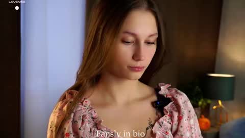 Snapshot of emmyleri chatting on October 2025 01:09:02 AM Emmy online show from October 2025 01:09:02 AM