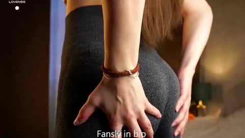 Snapshot of emmyleri chatting on October 2025 01:09:02 AM Emmy online show from October 2025 01:09:02 AM