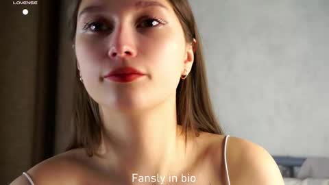 Snapshot of emmyleri chatting on November 2025 01:26:02 AM Emmy online show from November 2025 01:26:02 AM