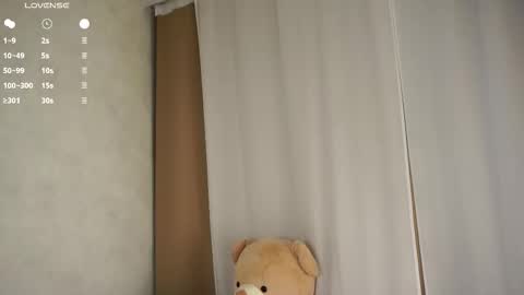 Snapshot of emmyleri chatting on November 2025 01:05:01 AM Emmy online show from November 2025 01:05:01 AM