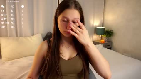 Snapshot of emmyleri chatting on November 2025 01:09:02 AM Emmy online show from November 2025 01:09:02 AM