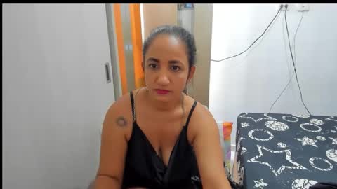 emperatriztapia online show from November 2025 09:13:01 PM