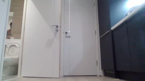 emrys2016833836 online show from November 2025 10:04:01 PM