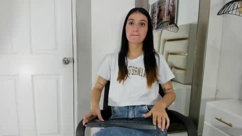 Snapshot of emy_ferrer_ chatting on July 2026 02:29:02 AM EMY FERRER online show from July 2026 02:29:02 AM