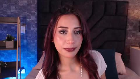 Emy   online show from May 2026 07:19:01 PM
