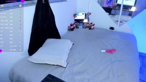 Im Emily would you like to help me reach 100  online show from December 2024 11:41:02 PM