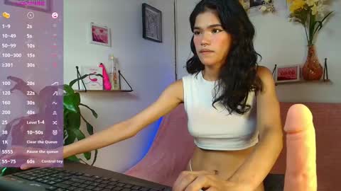 emycarver09 online show from September 2025 11:08:02 PM