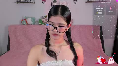 emycarver09 online show from March 2026 11:28:02 AM