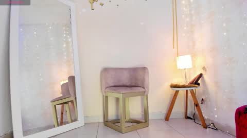 EMYLY  online show from November 2025 08:09:01 PM