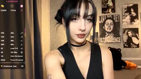 Amelia online show from November 2025 08:30:01 PM